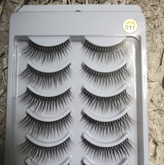 False eyelashes - Picture 5 of 5